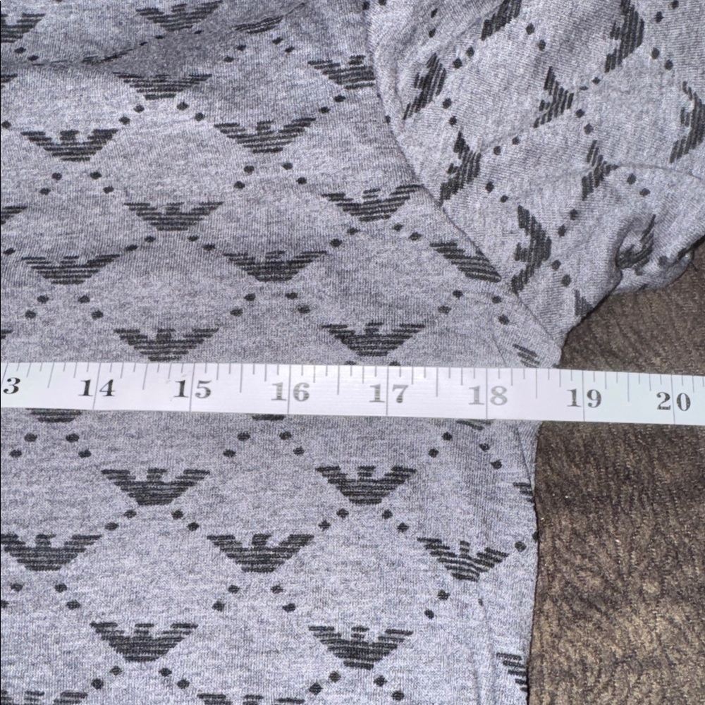 ARMANI Jeans All Over‎ Eagle Print v-neck T-shirt size Small. NWOT - Picture 6 of 6